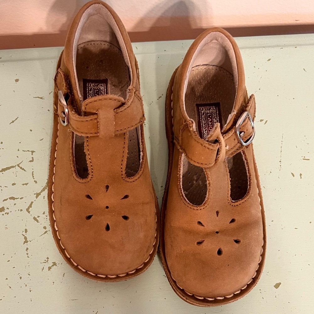 L’amour size 10 Mary Jane shoes